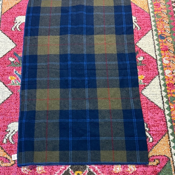 Woolrich Blue and Green Plaid wool blanket - Picture 6 of 7